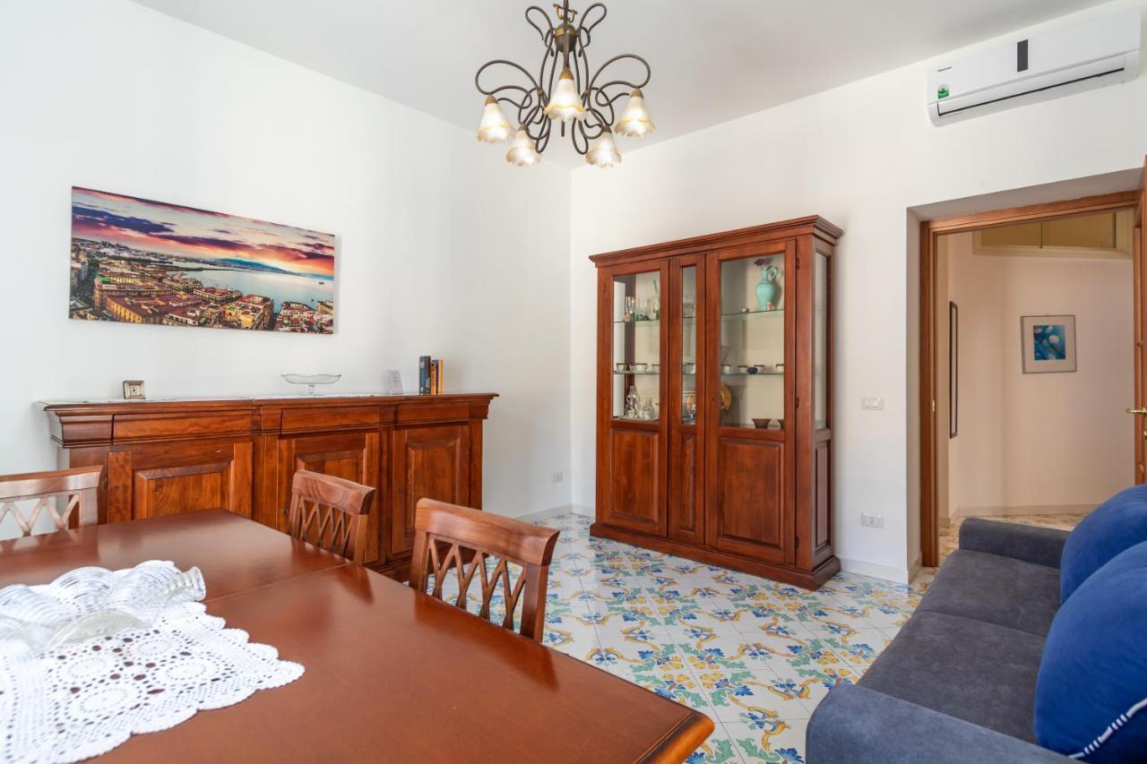 Comfy Apt 4 Sleeps Right In The Centre Соренто Екстериор снимка